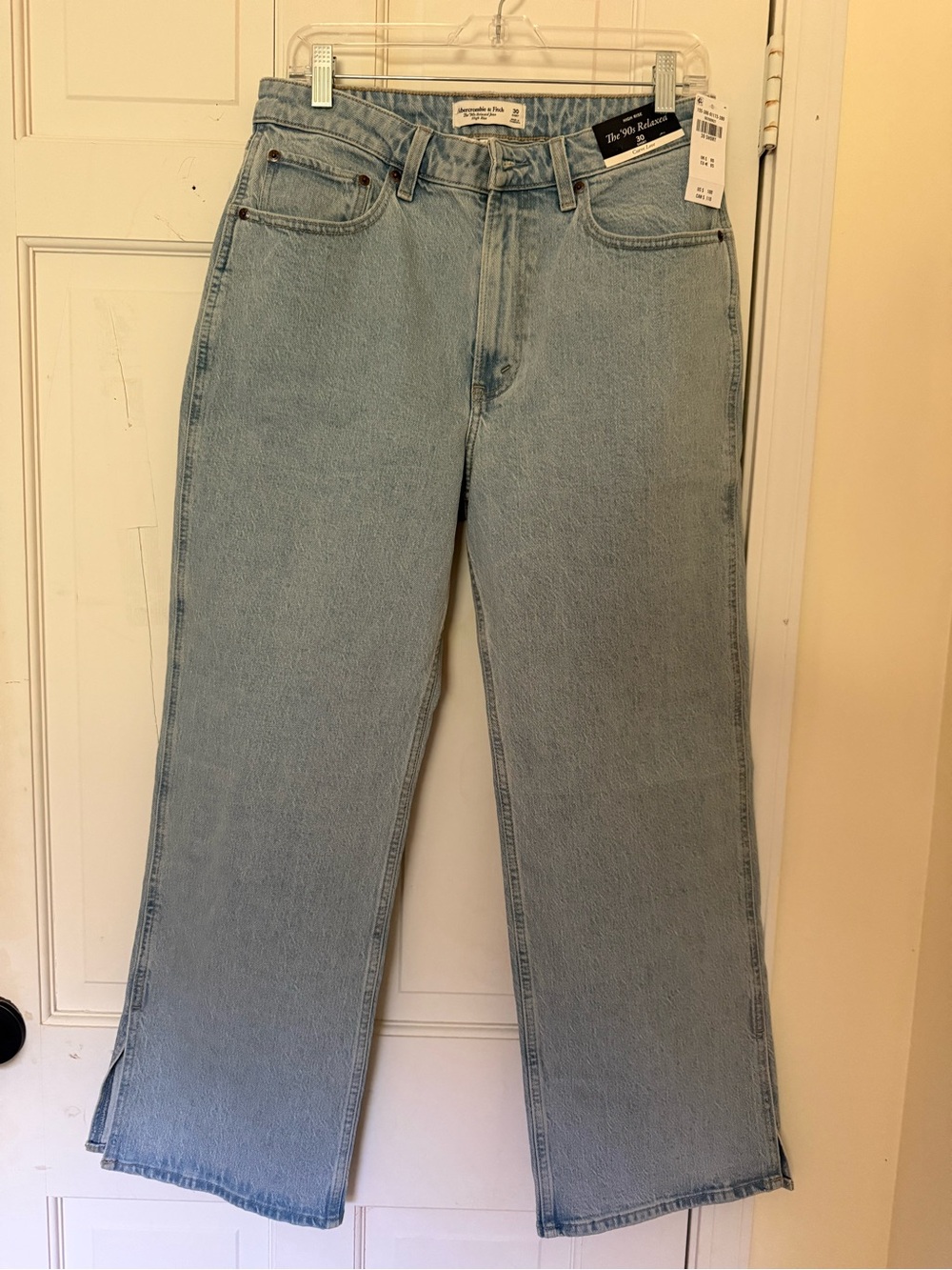 Abercrombie & Fitch Women's the 90s Relaxed Jeans Light Blue, High Rise 30 Short